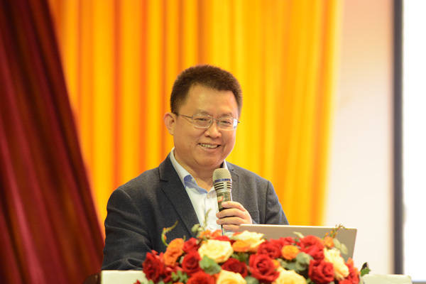 曹同濤作報(bào)告。西南大學(xué)供圖