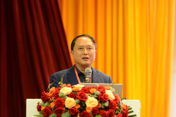 趙斌作報(bào)告。西南大學(xué)供圖