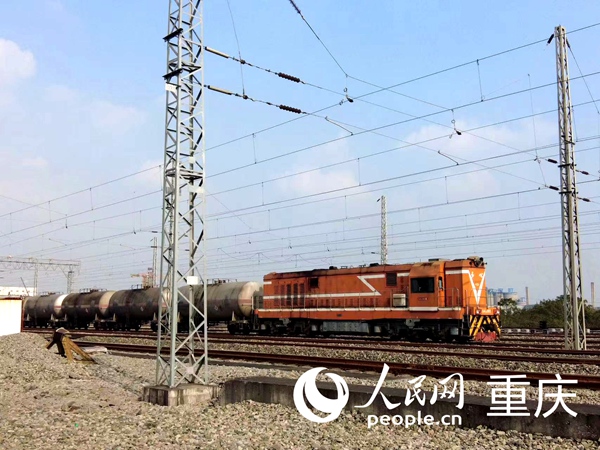 渝巴專用鐵路。人民網(wǎng)記者 馮文彥攝