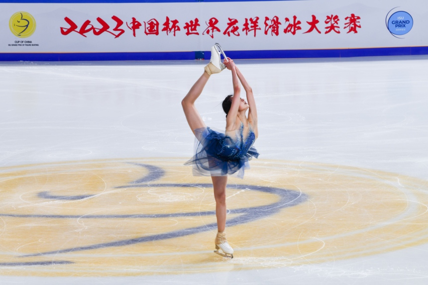 11月10日，中國選手陳虹伊在比賽中。鄒樂攝