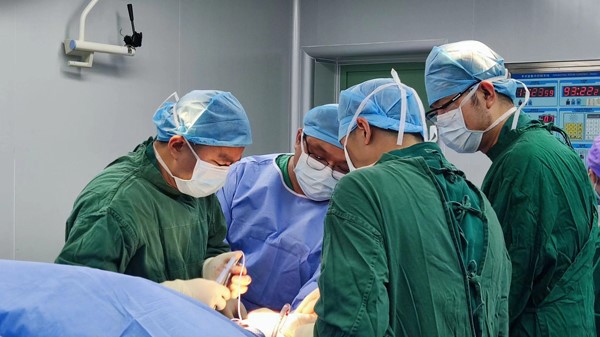 手術中。重慶道格骨科醫(yī)院供圖
