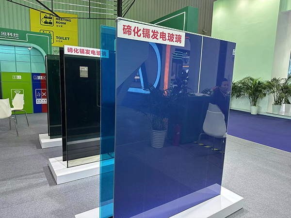 碲化鎘發(fā)電玻璃。代婧靚攝