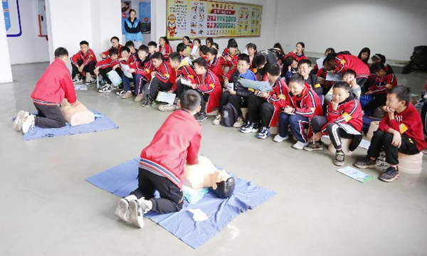 “溺水智救”學(xué)習(xí)環(huán)節(jié)。重慶市時(shí)英安全教育研究院供圖