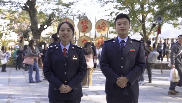 在江西省婺源縣篁嶺景區(qū)，江西省婺源縣和玉山縣稅務(wù)人員講解助力鄉(xiāng)村振興相關(guān)稅收優(yōu)惠政策。視頻截圖