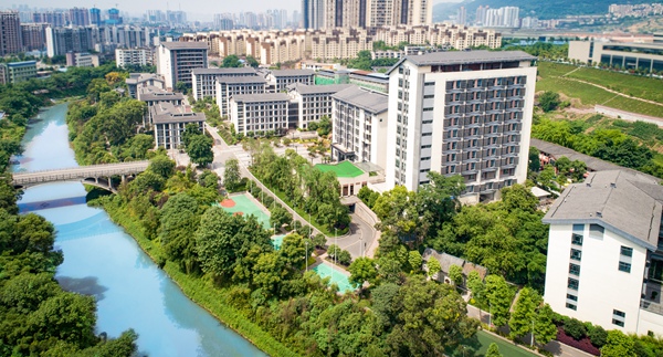 院內(nèi)現(xiàn)有休養(yǎng)老人約800人。重慶市第一社會(huì)福利院供圖