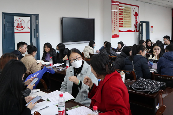 學(xué)員工作坊分組討論。永安中學(xué)供圖