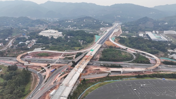 金鳳隧道項目建設現(xiàn)場。市住房城鄉(xiāng)建委供圖