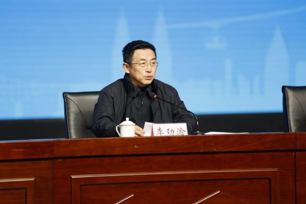 重慶市委教育工委委員、市教委副主任李勁渝講話。沙坪壩區(qū)教委供圖