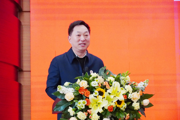 唐宏宇致辭。重慶一中供圖