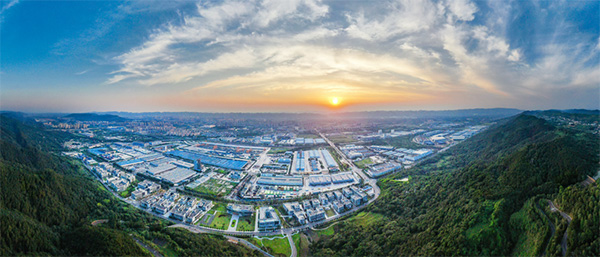 蓬勃發(fā)展的重慶國際物流樞紐園區(qū)。重慶國際物流樞紐園區(qū)供圖