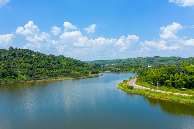 中梁鎮(zhèn)燦若湖。中梁鎮(zhèn)供圖