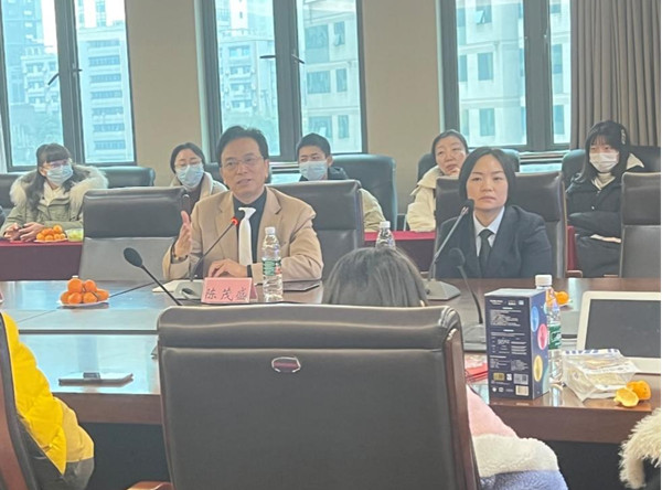 陳茂盛發(fā)言。重慶愛爾眼科醫(yī)院總院供圖