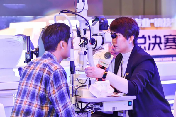 比賽現(xiàn)場。重慶何氏眼科醫(yī)院供圖