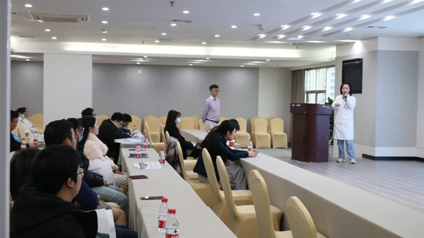 活動(dòng)現(xiàn)場。華廈渝州眼科醫(yī)院供圖