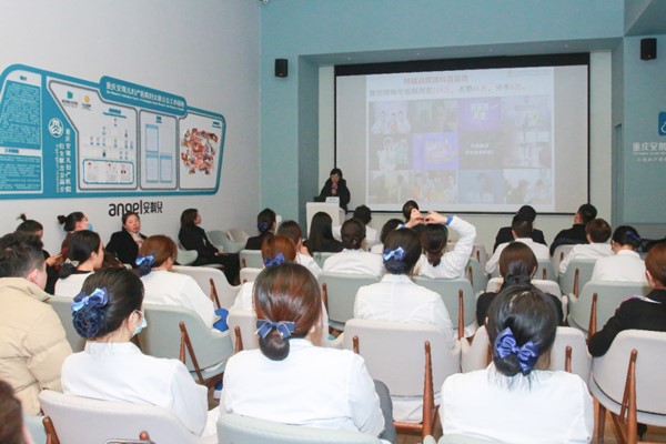 培訓現(xiàn)場。重慶安琪兒婦產(chǎn)醫(yī)院供圖