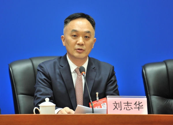 重慶市政協(xié)委員，中信銀行重慶分行黨委書記、行長(zhǎng)劉志華。廖文豪攝