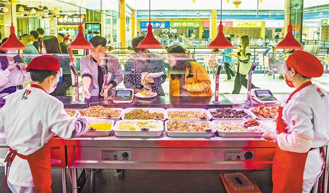 把好“從農(nóng)田到餐桌”的每一道防線