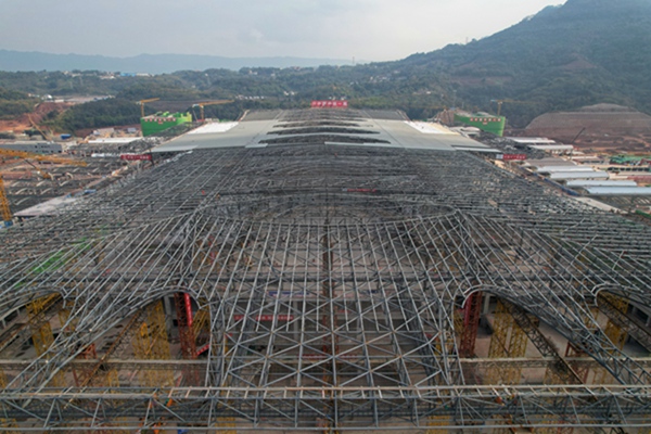 重慶東站全面封頂。南岸區(qū)融媒體中心供圖