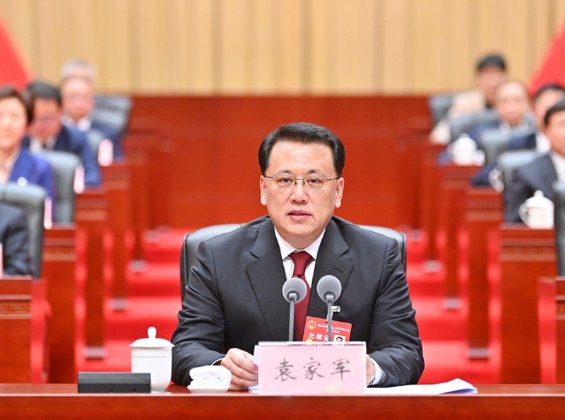 1月24日下午，市六屆人大二次會(huì)議閉幕。市委書(shū)記袁家軍出席閉幕會(huì)并講話。記者 蘇思 攝/視覺(jué)重慶