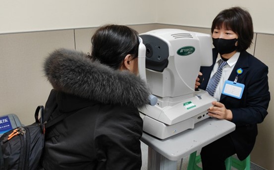 義診活動現(xiàn)場。重慶愛爾眼科醫(yī)院總院供圖