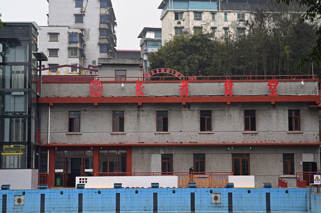 龍灘子街道長(zhǎng)者食堂。李波攝