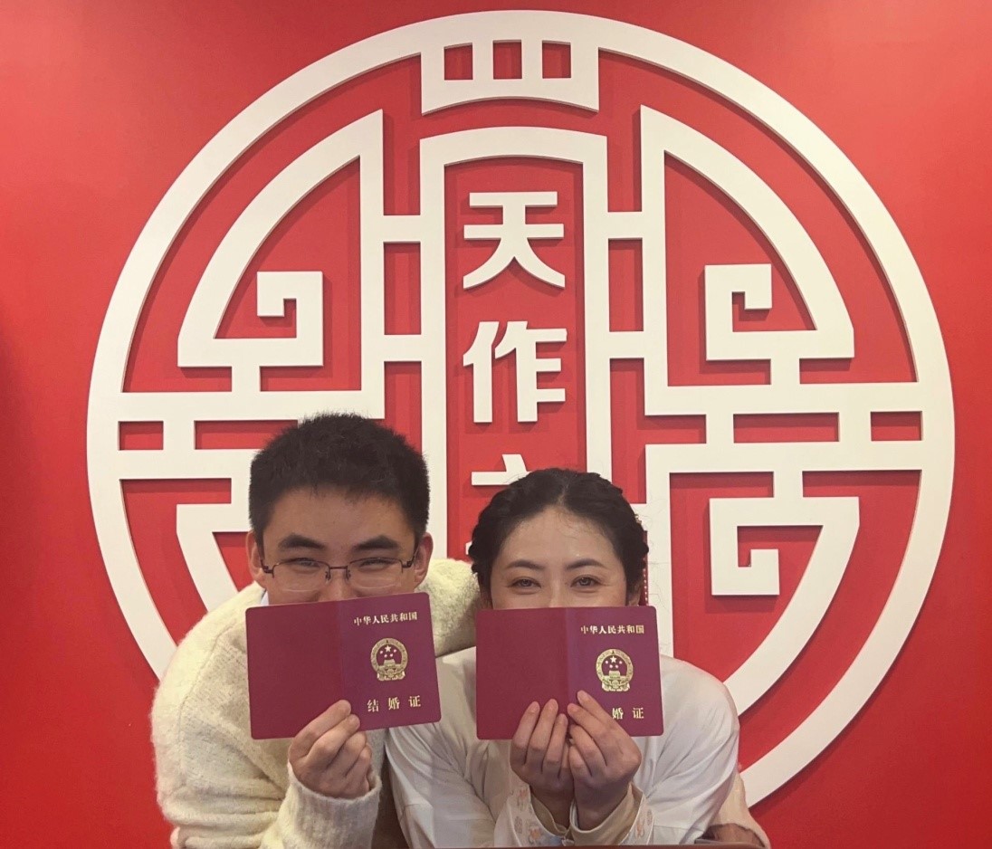 這對“醫(yī)護夫妻”剛結(jié)婚不久。受訪者供圖