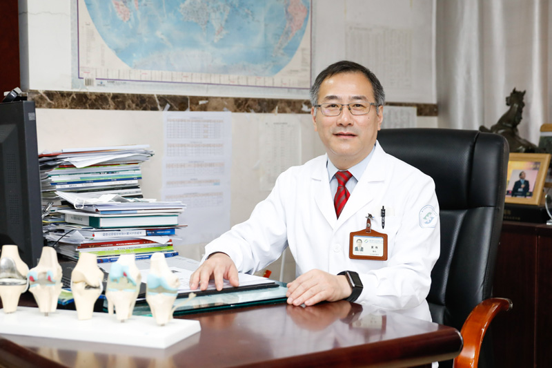 全國政協(xié)委員黃偉