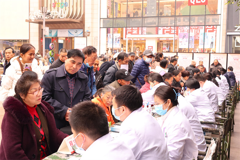 西南醫(yī)院江北院區(qū)（陸軍第九五八醫(yī)院）開展惠民義診活動。受訪者供圖