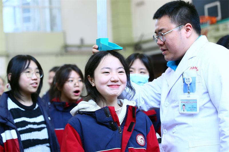 陸軍特色醫(yī)學(xué)中心（大坪醫(yī)院）開展愛心義診活動。受訪者供圖