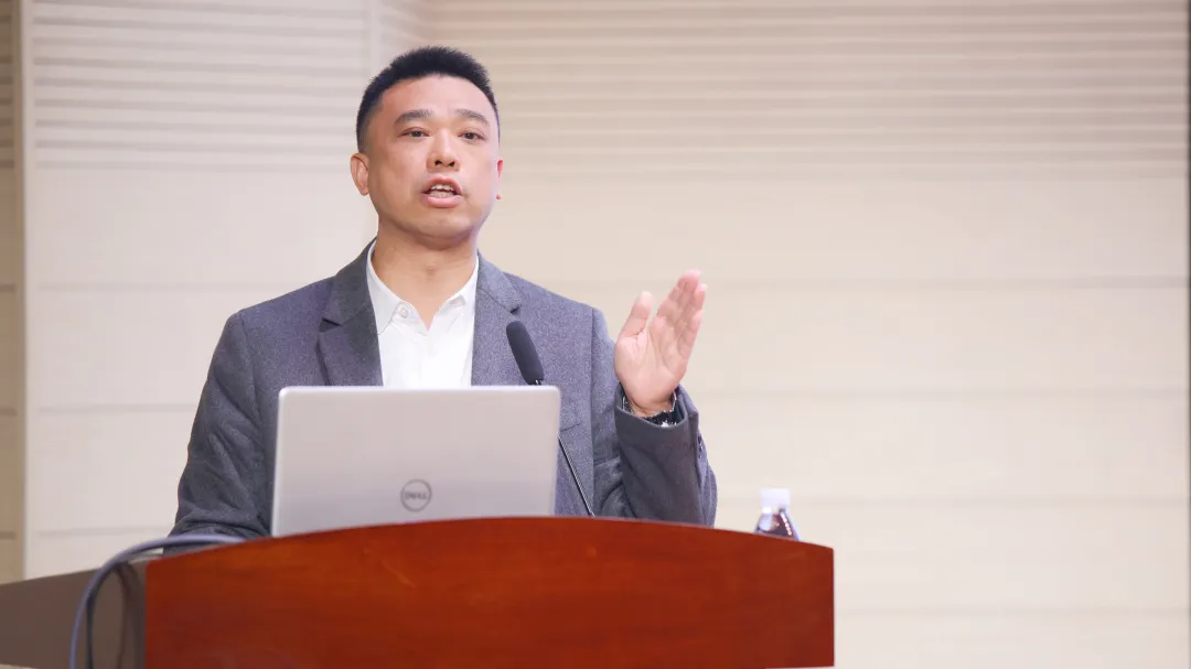 陳建中解讀標(biāo)準(zhǔn)要點(diǎn)。重慶西區(qū)醫(yī)院供圖