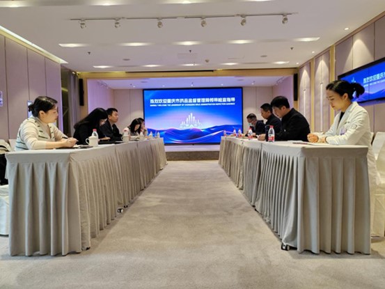 重慶市藥監(jiān)局現(xiàn)場監(jiān)督檢查。重慶華美整形外科醫(yī)院供圖