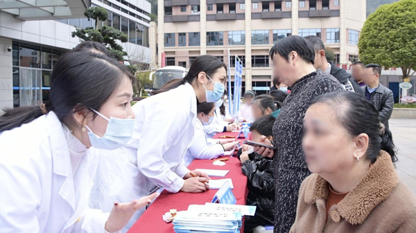 義診現(xiàn)場。重慶仁品耳鼻喉醫(yī)院供圖