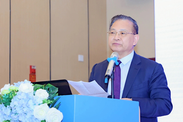 楊培增致辭。重慶愛成大坪眼科醫(yī)院供圖