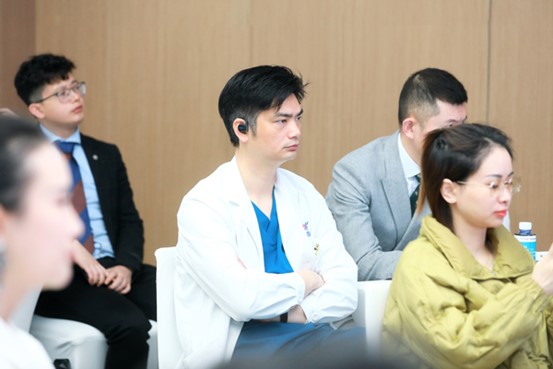 會議現(xiàn)場。重慶銅雀臺整形外科醫(yī)院供圖