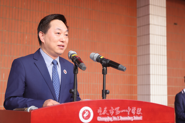 重慶一中黨委書記唐宏宇。曾英豪攝