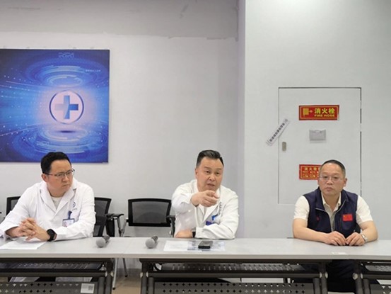 劉筑發(fā)言。重慶道格骨科醫(yī)院供圖