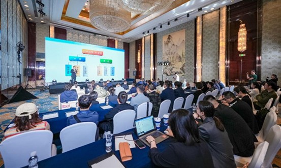 活動(dòng)現(xiàn)場(chǎng)。重慶華美整形外科醫(yī)院供圖