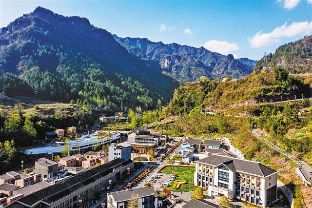 三月二十八日，陽光下的石柱縣中益鄉(xiāng)華溪村一角。記者 尹詩語 攝\視覺重慶