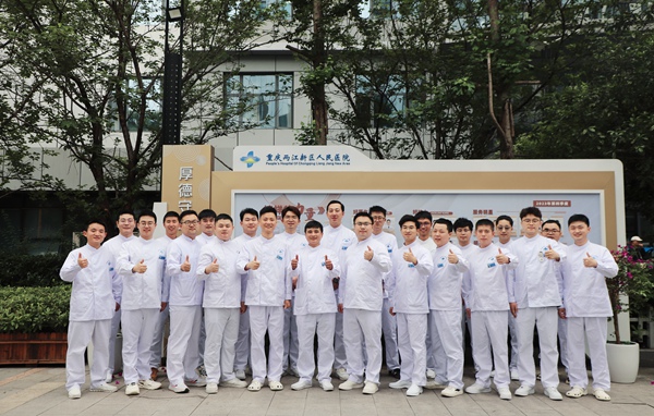 重慶兩江新區(qū)人民醫(yī)院“男護聯(lián)盟”部分成員合影。重慶兩江新區(qū)人民醫(yī)院供圖