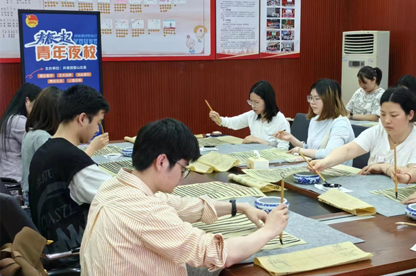 璧山區(qū)青年夜校開(kāi)課 引領(lǐng)青年發(fā)展新風(fēng)尚