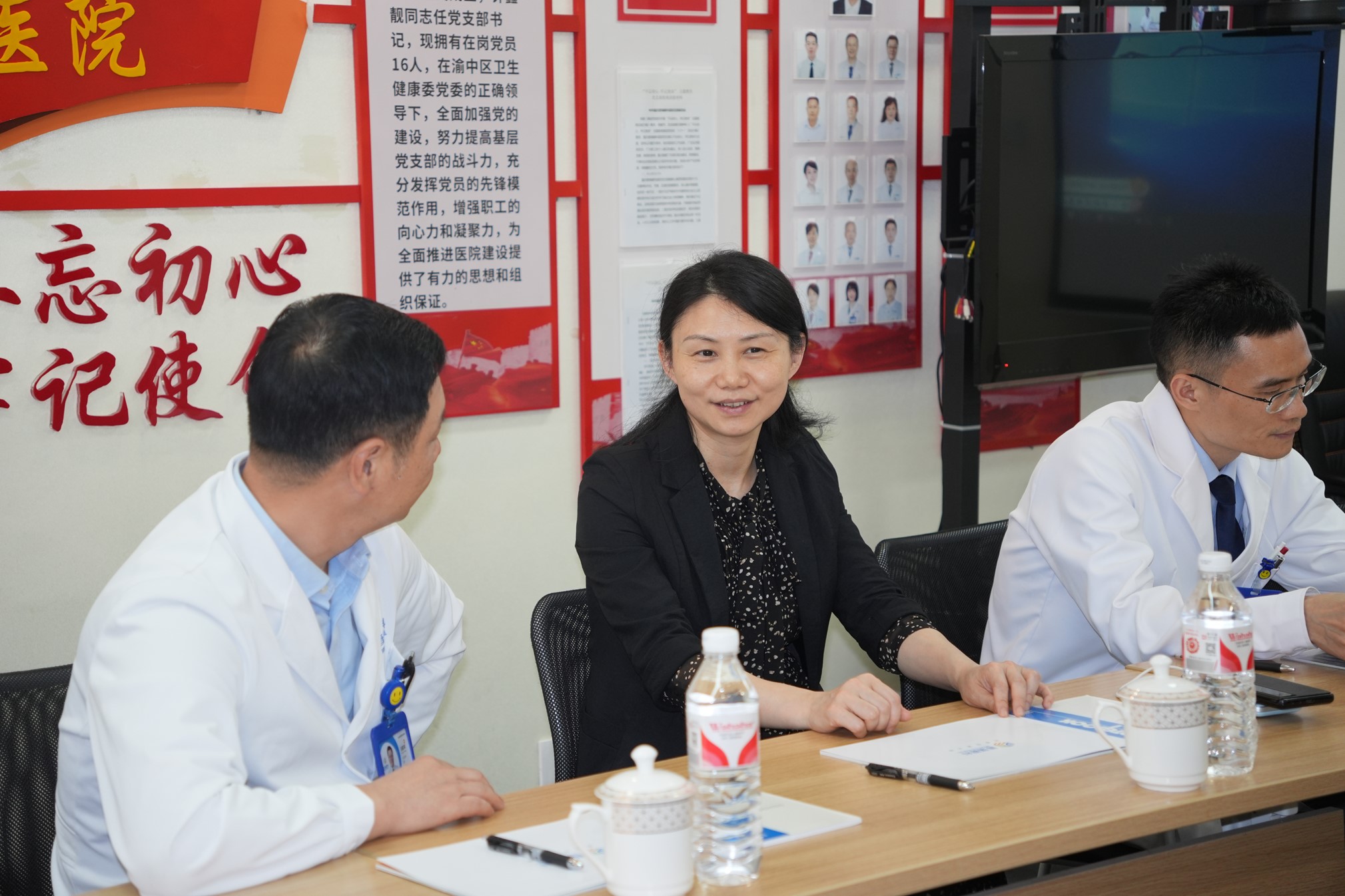 座談會(huì)現(xiàn)場(chǎng)。重慶普瑞眼科醫(yī)院供圖