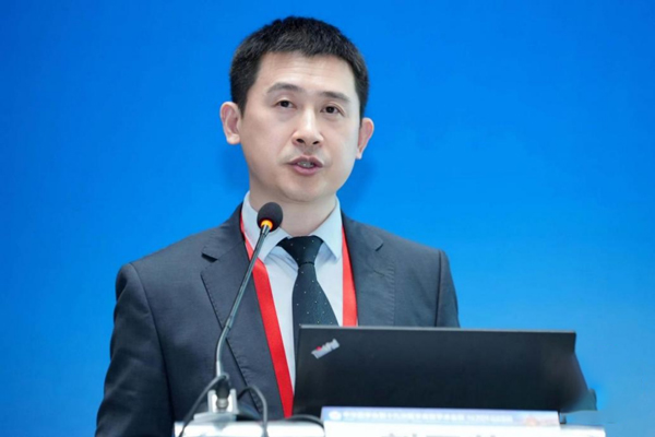 劉正茂進(jìn)行分享。重慶星榮整形外科醫(yī)院供圖