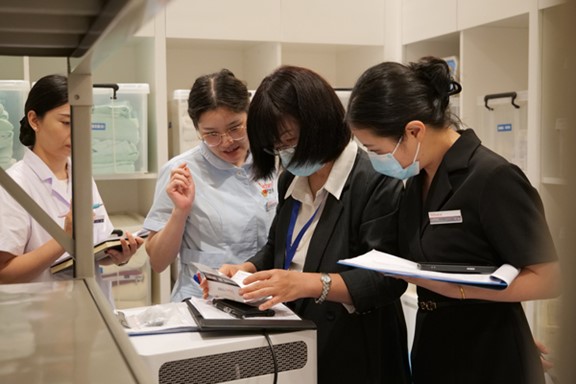 審核現(xiàn)場(chǎng)。重慶當(dāng)代整形外科醫(yī)院供圖