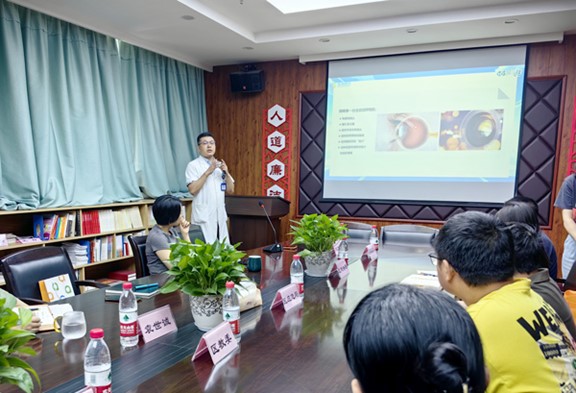 活動(dòng)現(xiàn)場。重慶普瑞眼科醫(yī)院供圖