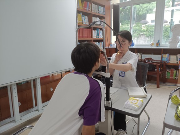 活動(dòng)現(xiàn)場。重慶普瑞眼科醫(yī)院供圖