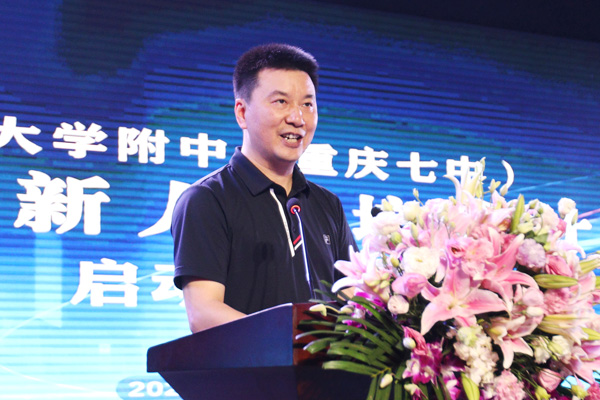 重慶市教育委員會(huì)基礎(chǔ)教育處處長向斌。戚馨月攝