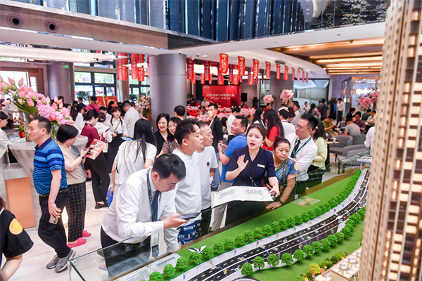 售樓處現(xiàn)場(chǎng)。和記黃埔地產(chǎn)供圖