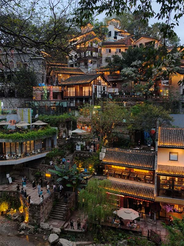 下浩里老街夜景。下浩里供圖