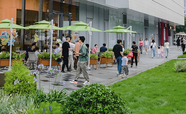 云領(lǐng)天街開業(yè)現(xiàn)場。重慶龍湖供稿