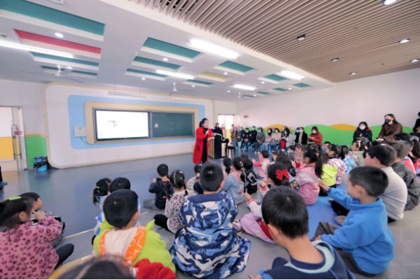 家長開放日活動。渝北區(qū)兩江小學(xué)校供圖